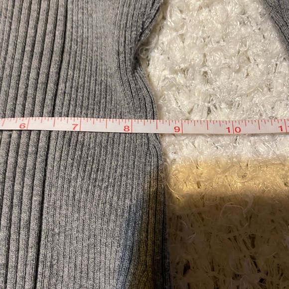 Gray Ribbed Women's Sweater - Picture 6 of 6